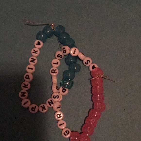 Linda and heather - Picture 1 of 3